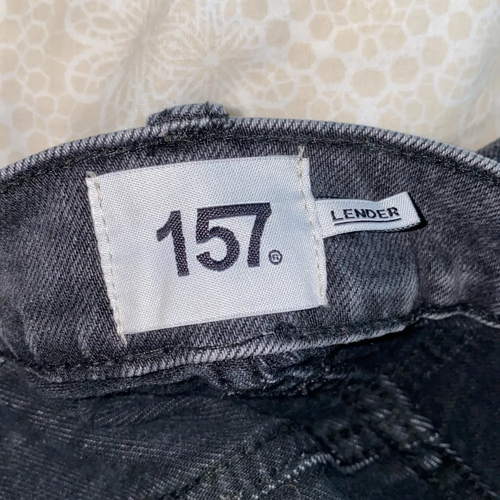 Svarta jeans från lager 157 som är lågmidjade. Kommer självklart strykas innan den skickas☺️. Jeans & Byxor.