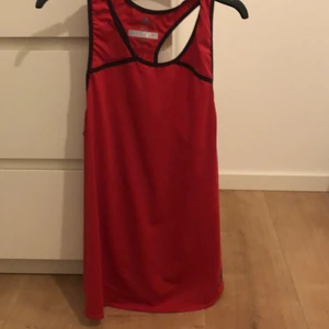 Adidas linne - Rött/rosa linne