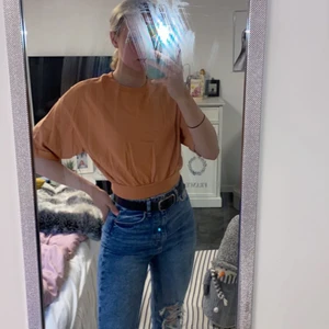 Oversize t-shirt - Orange oversize t-shirt från Ginatricot