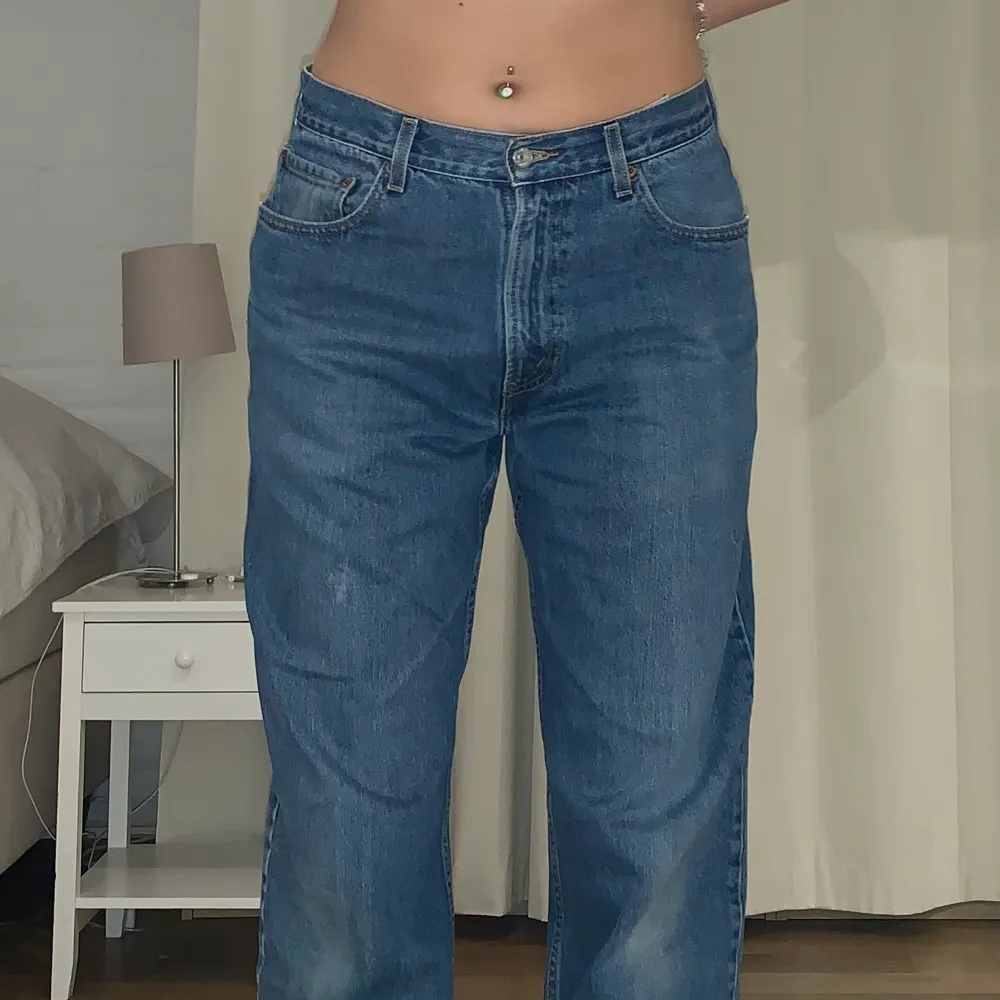 Skit snygga midwaist jeans från Levis i blå:). Jeans & Byxor.