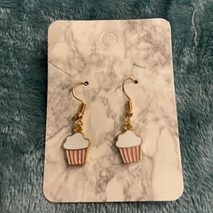 Örhängen  - Oanvända 