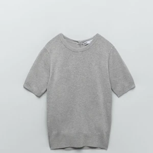 Zara - Jättefin tröja från zara, helt oanvänd med prislappen kvar. Nypris 229kr.