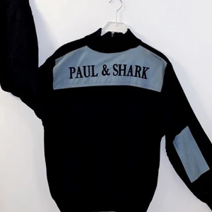 Paul & Shark - Snygg lite tjockare kofta, perfekt nu till vintern. Köpte för ca 2500, men är inte riktigt min stil.