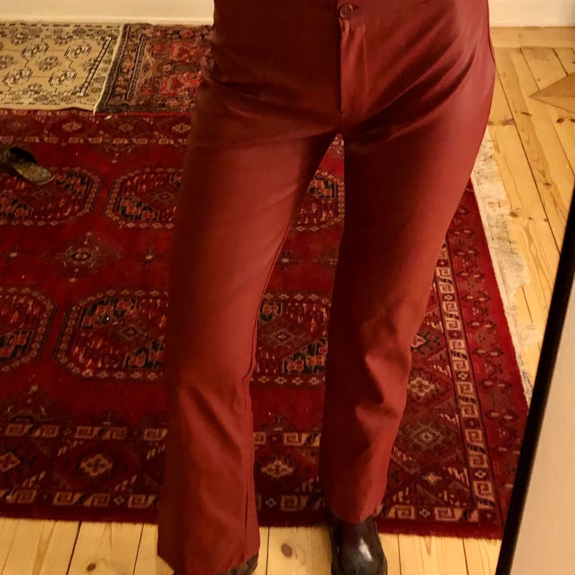 Röda fejk läderbyxor bootcut