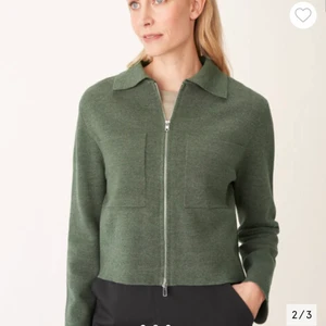 Kofta åhlens - Säljer denna så fina och sköna koftan ifrån åhlens!! Slutsåld🌟🌟