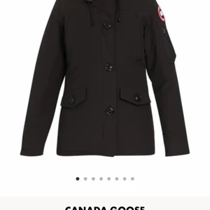 Canada goose Montebello  - Canada Montebello parka storlek L. Den är gott skick inga skador