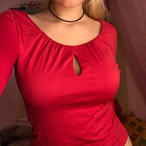 Röd festtröja - Knallröd snygg topp❣️❣️❣️