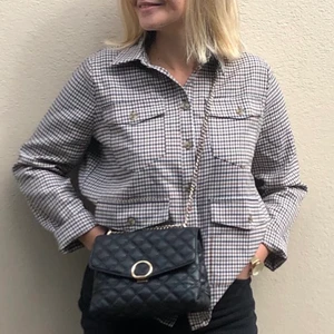 Moves skjorta/jacka - Moves skjorta. Använd som tunn jacka ett fåtal gånger. Ursprungligt pris: 699 SEK #jacket