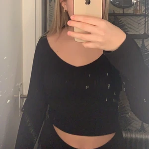 Gina Tricot Stl Xs - Svart långärmad lite tjockare tröja. Ribbad. Stl Xs. Jättefint skick!!💖💖