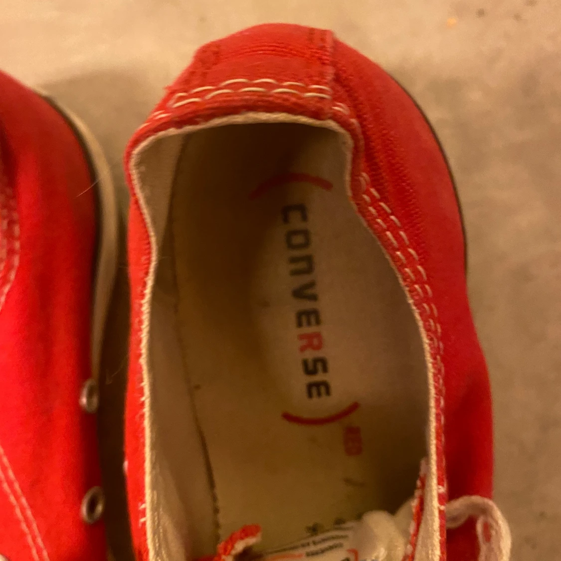 Låga röda converse - 91