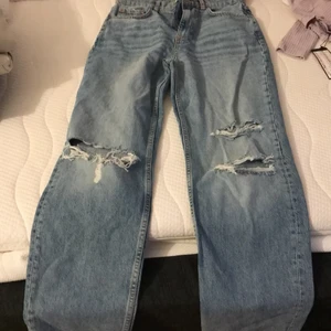 Jenas  - Helt nya fina jenas som är slutsålda , är för små för mig.