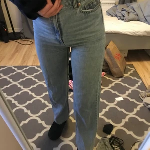 Raka jeans  - Jätte fina men använder inte längre. Fint skick. Köparens står för frakten❤️
