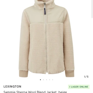 Lexington jacka beige  - Helt oanvänd lexington jacka. Nypris: 1995