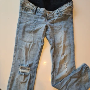 Mamma jeans - Snygga gravid jeans med resår över magen. Ankle jeans.