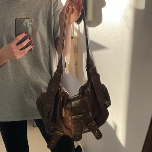 Väska - Secondhand väska jag inte längre använder💋