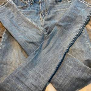 Aldrig använda bara provade, skinny high jeans. Om inte man kan mötas i Alingsås eller nära så står köparen för frakt.