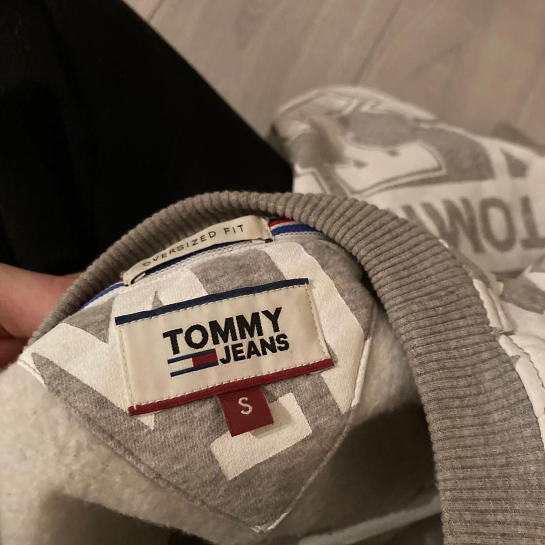 Tommy Jeans Sweatshirt (oversized) - 91