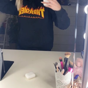 Hoodie från Thrasher strl S - Svart hoodie från Thrasher i storlek S💗 Köparen står för frakt🌟