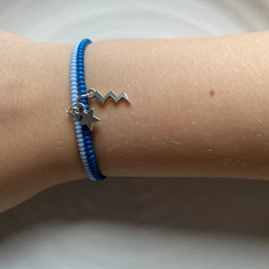Pärlade armband - Bracelets - 35kr st - fri frakt vid köp av båda Annars +13kr frakt - Dessa armbanden kan man ha till allt! Lätta att matcha till andra armband pågrund av att de ej har någon förlängningskedja eller superfina helt själv också⭐️ - Man får bestämma hur stora man vill att armbanden ska vara själv genom mått!💕  Dessa är mina favoriter just nu eftersom de är så lätta att matcha med andra smycken plus att de är superfina själva också!!!💐