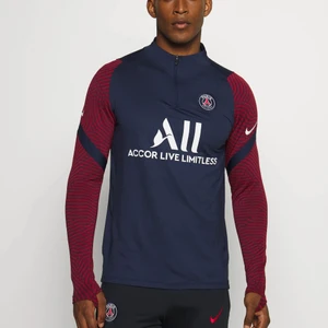 Psg kofta - Säljer denna kofta i storlek XS. Jättefint skick, köpt på unisports för cirka 650 kr, säljer för 300 kr