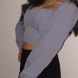 Blus  - Hej säljer en ny blus från Bubblerom