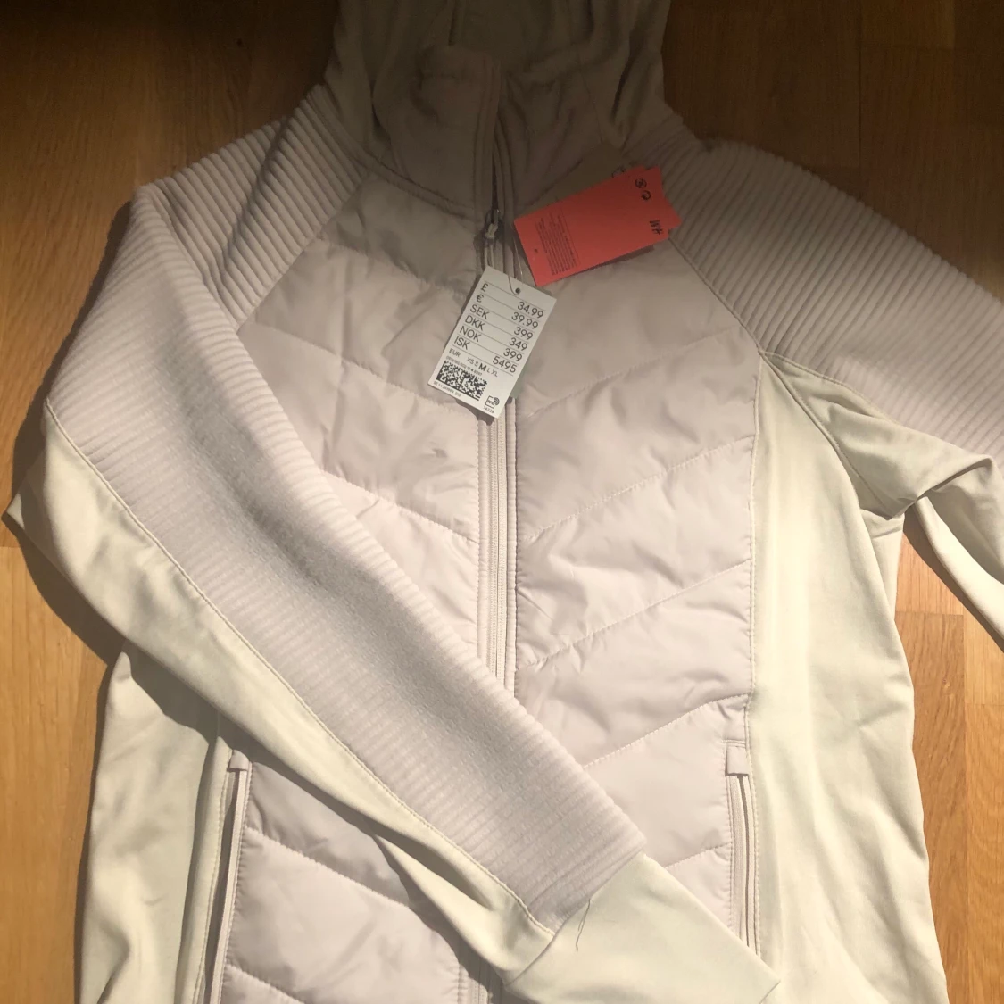 Vadderad jacka med huva - 90