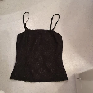 Ny korsett topp - Passar till allt och I mycket bra skick. Den är ny