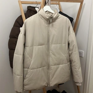 Jacka från zara - Snygg och enkel jacka från zara 