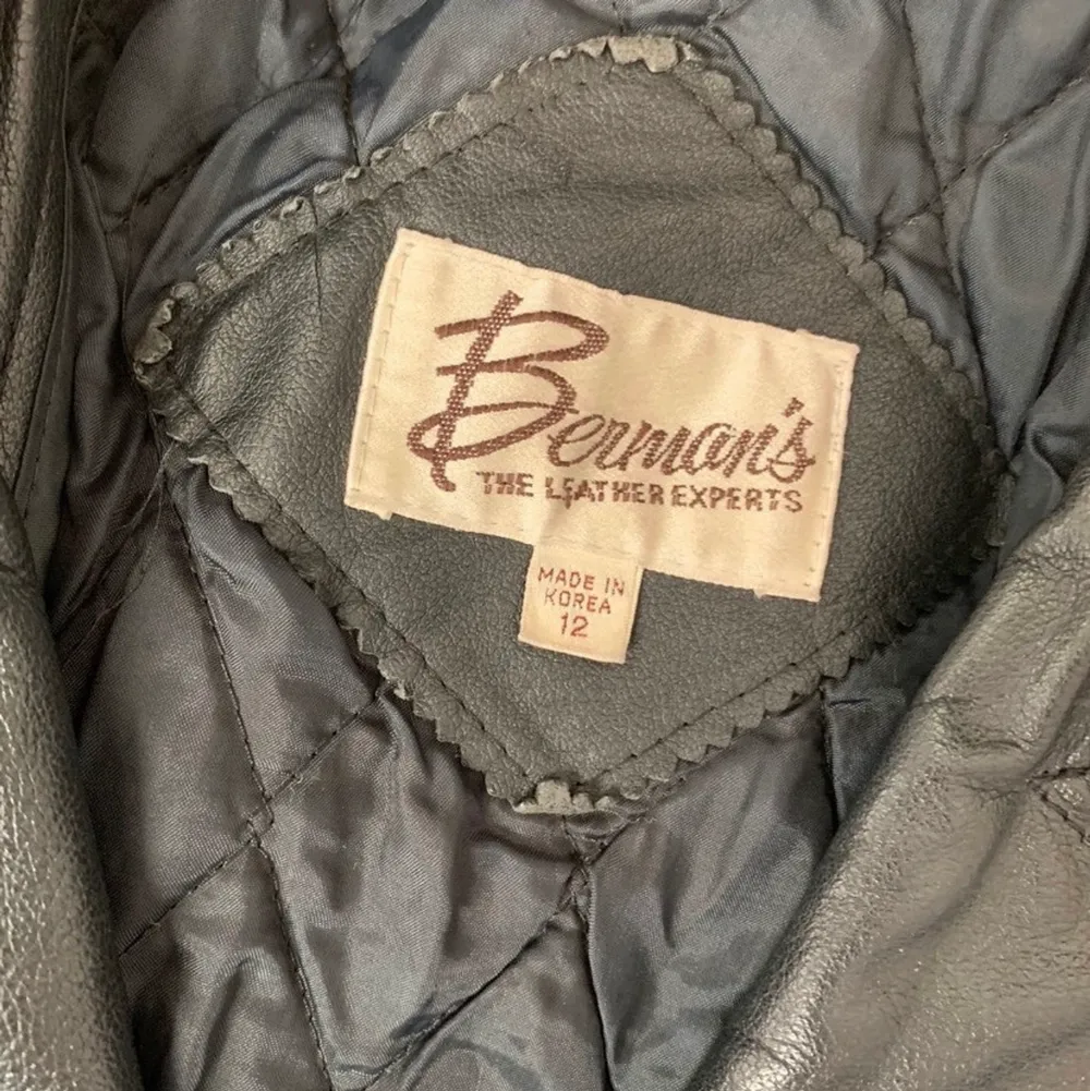 Vintage leather jacket size Medium / oversized if small . Jackor.