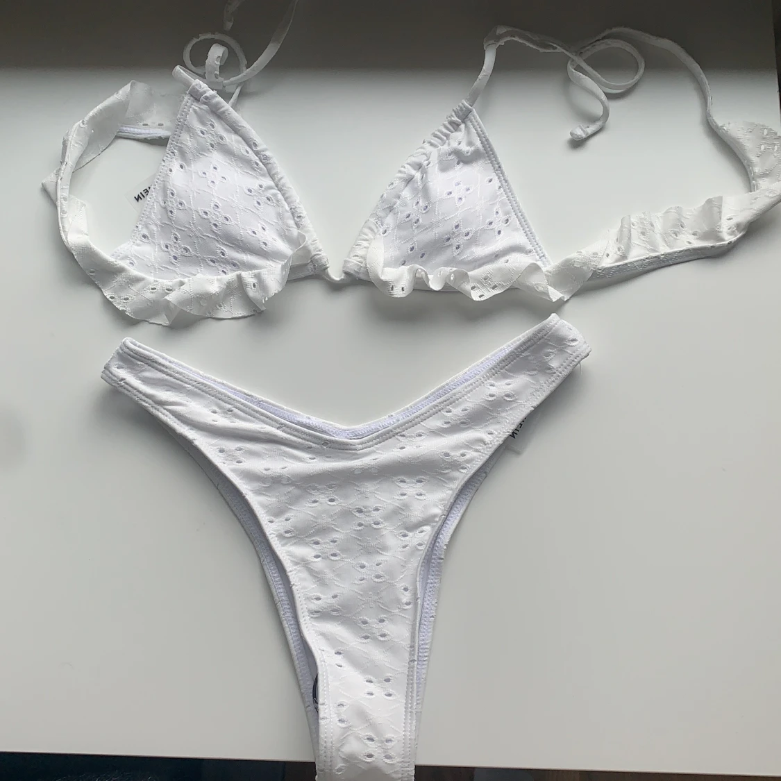 Blommig vit bikini - 90