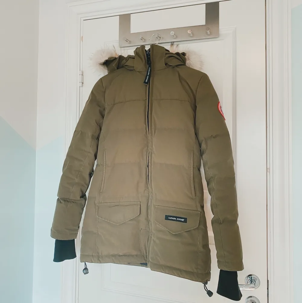 Canada goose jakke i størrelse XXS-XS ✨ Hel og fin jakke.. Jackor.