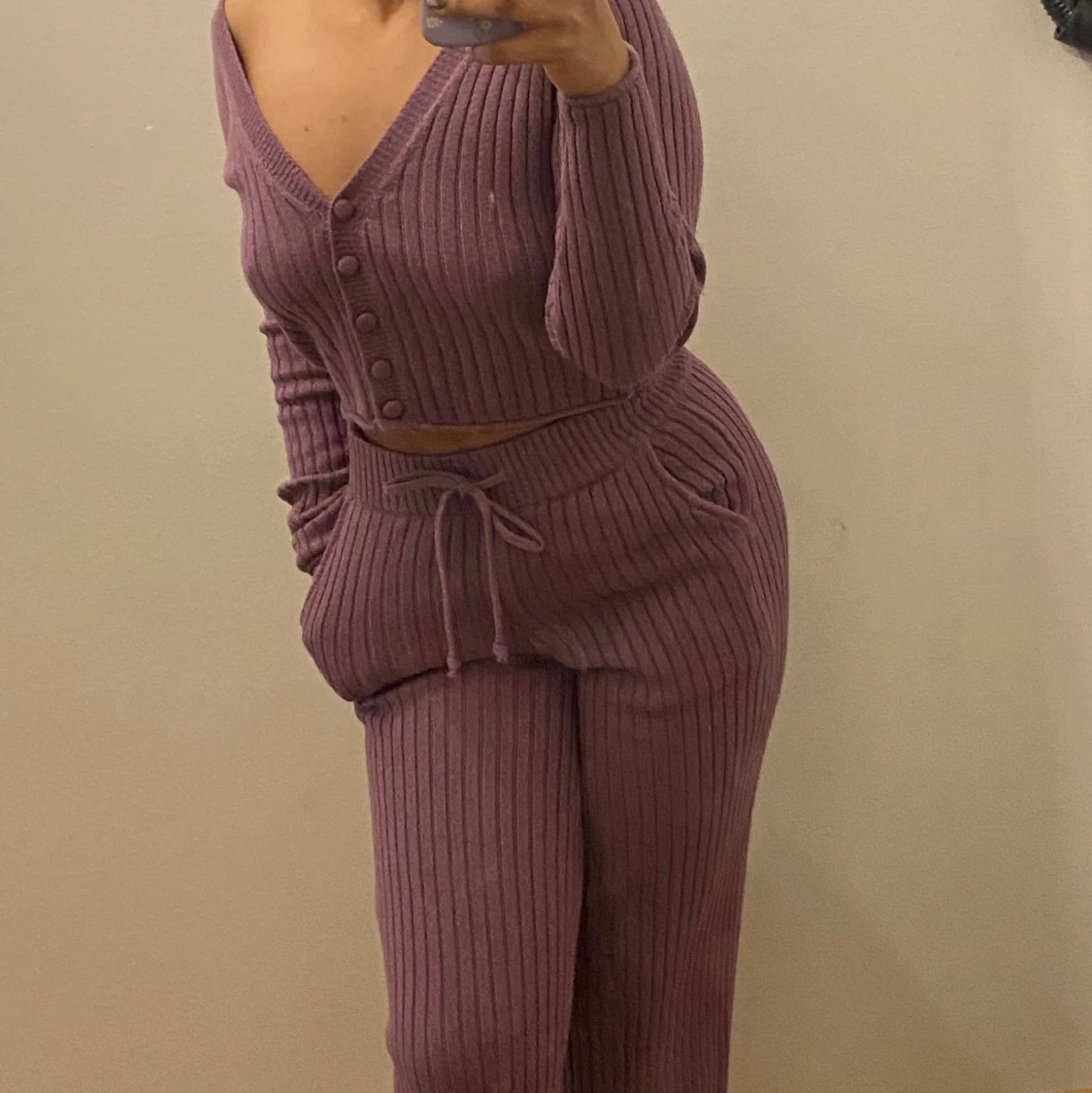 Sååå skönnnnt och mysigt set😢💜💜 väldigt sexigt och ger kroppen fint form.  - 90