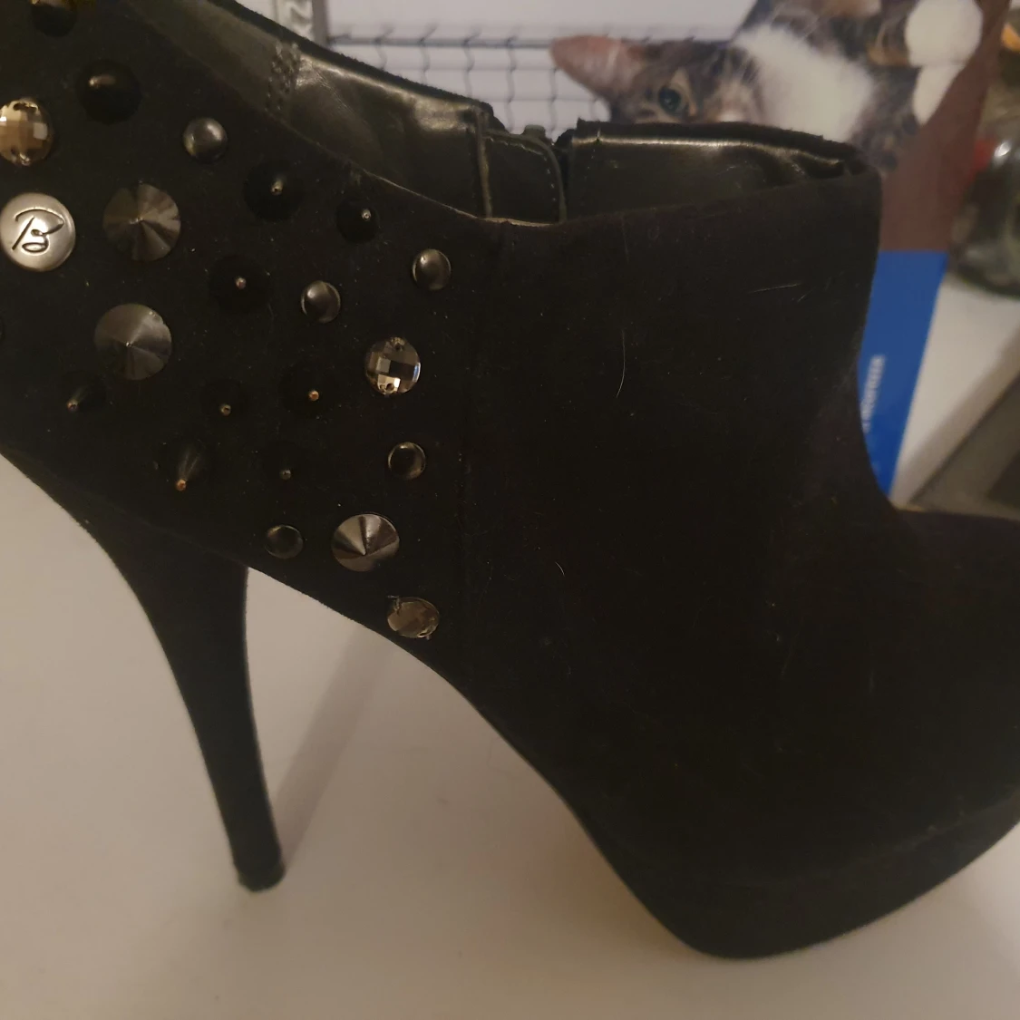 Klackskor nitar fakemocka 40