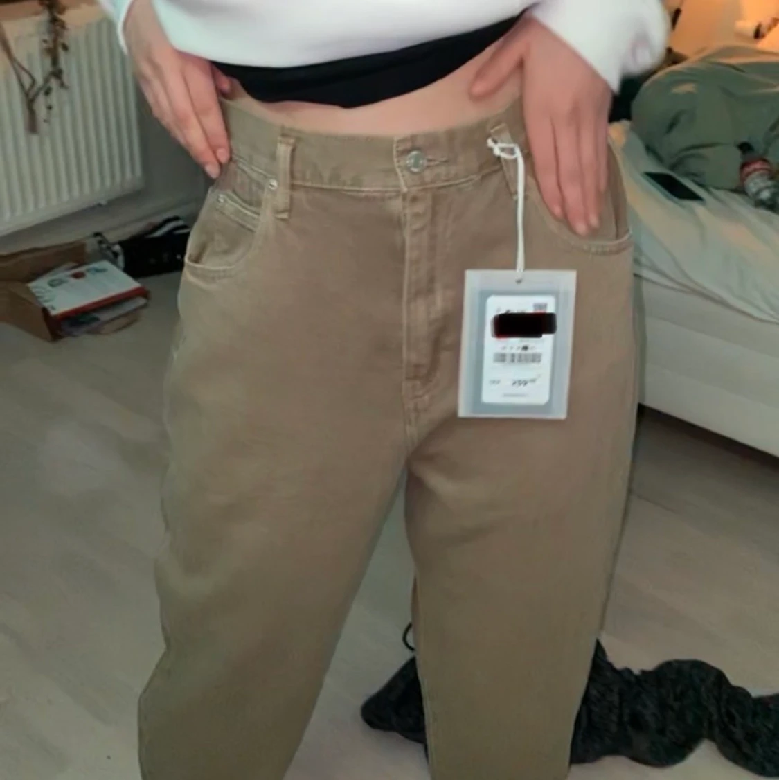 Beige/bruna jeans från Pullandbear  - 90