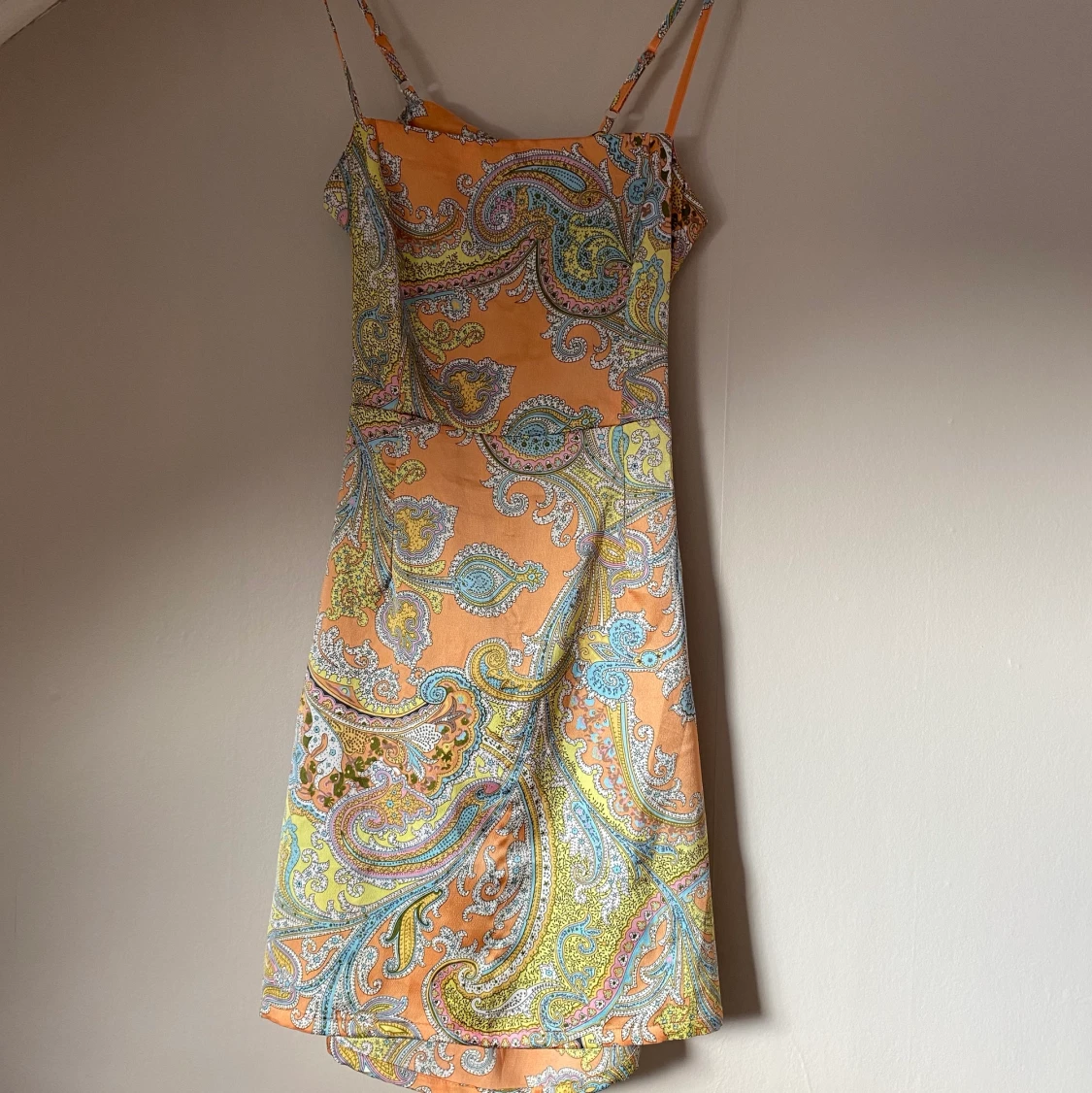 Säljer min favvo klänning  - 90