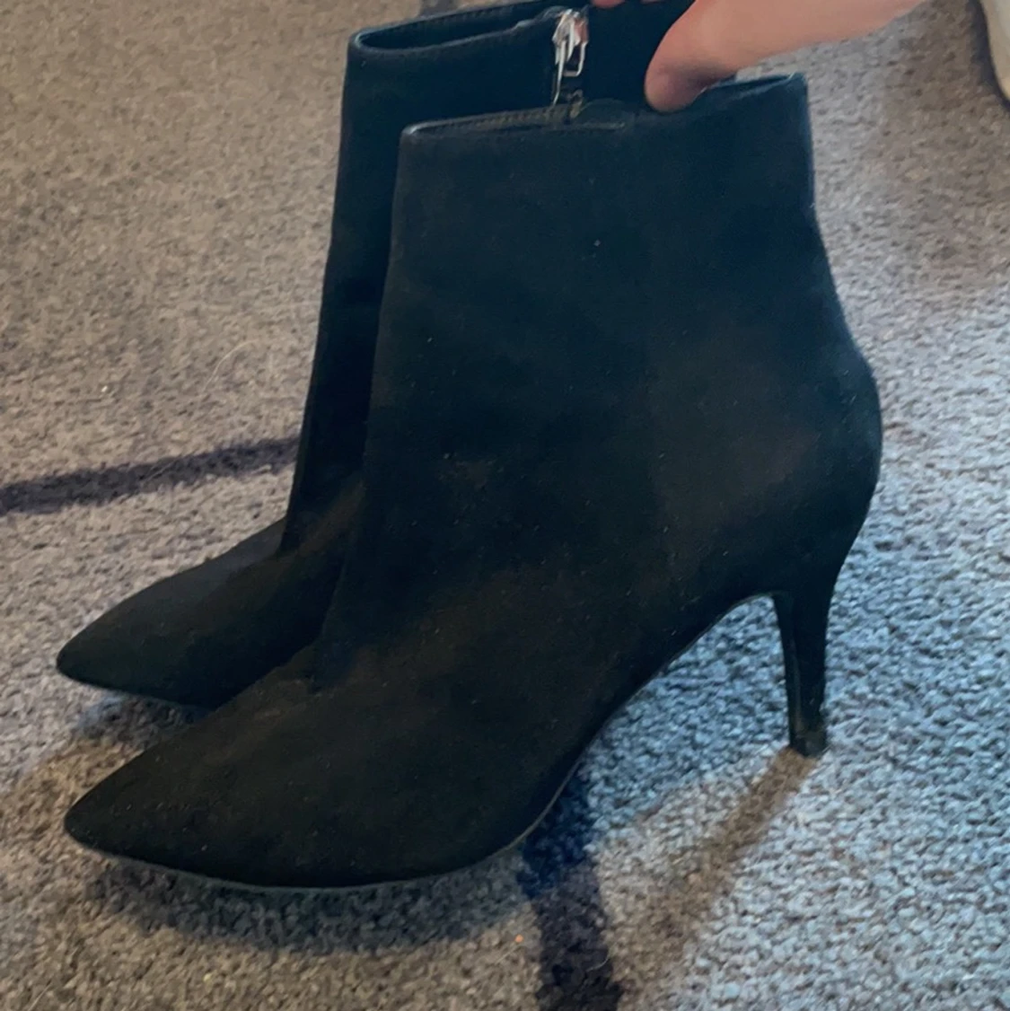 Svarta låga stövletter i bra skick!