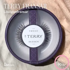 Helt nya och obruten förpackning av Terry lösögonfransar som jag fick i present. Passar inte mina små ögon! Men verkligen SUPERSNYGGA och bra kvalite. NYPRIS 179kr, säljer för 90kr! Köparen står för frakt 📩              