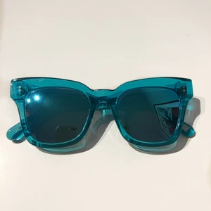 CHIMI Aqua #005 - Chimi solglasögon i färgen Aqua, modell #005 med spegelglas från utgången core collection. De är i nyskick, använt ett fåtal gånger💥❣️