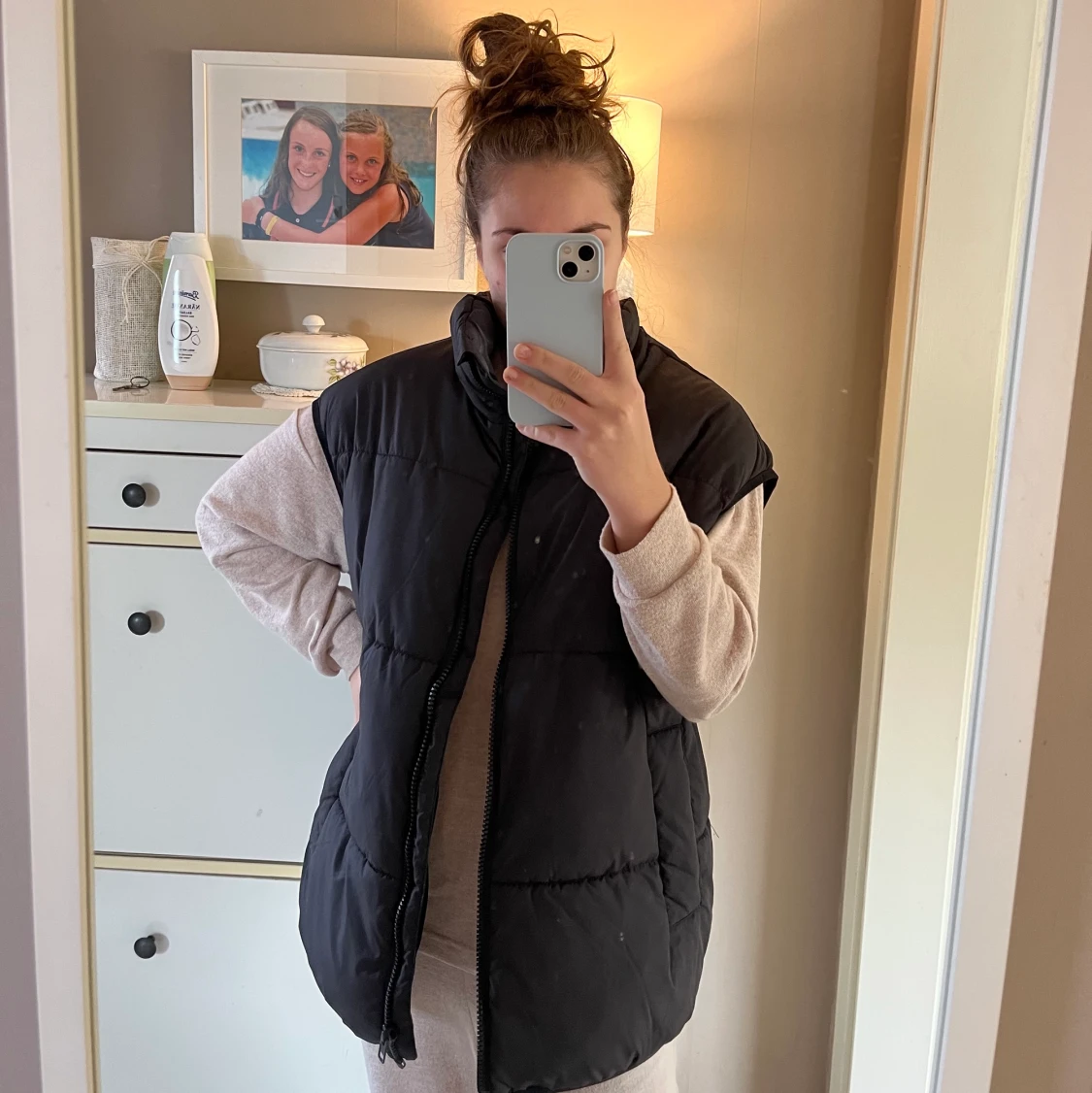 Svart väst, vinter, höst- och vårjacka.