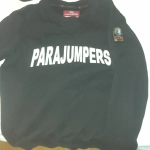 Parajumper Tröja  - Säljer min knappt använda P.J  tröja. Den är köpt för 1999kr mitt pris är 900 kr men kan sänkas vid snabbaffär. 