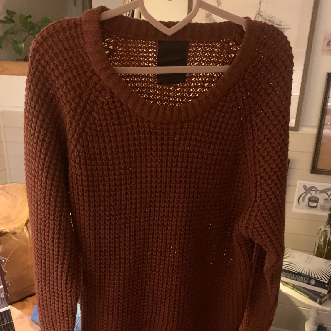 Brun/röd stickad tröja:) - 90