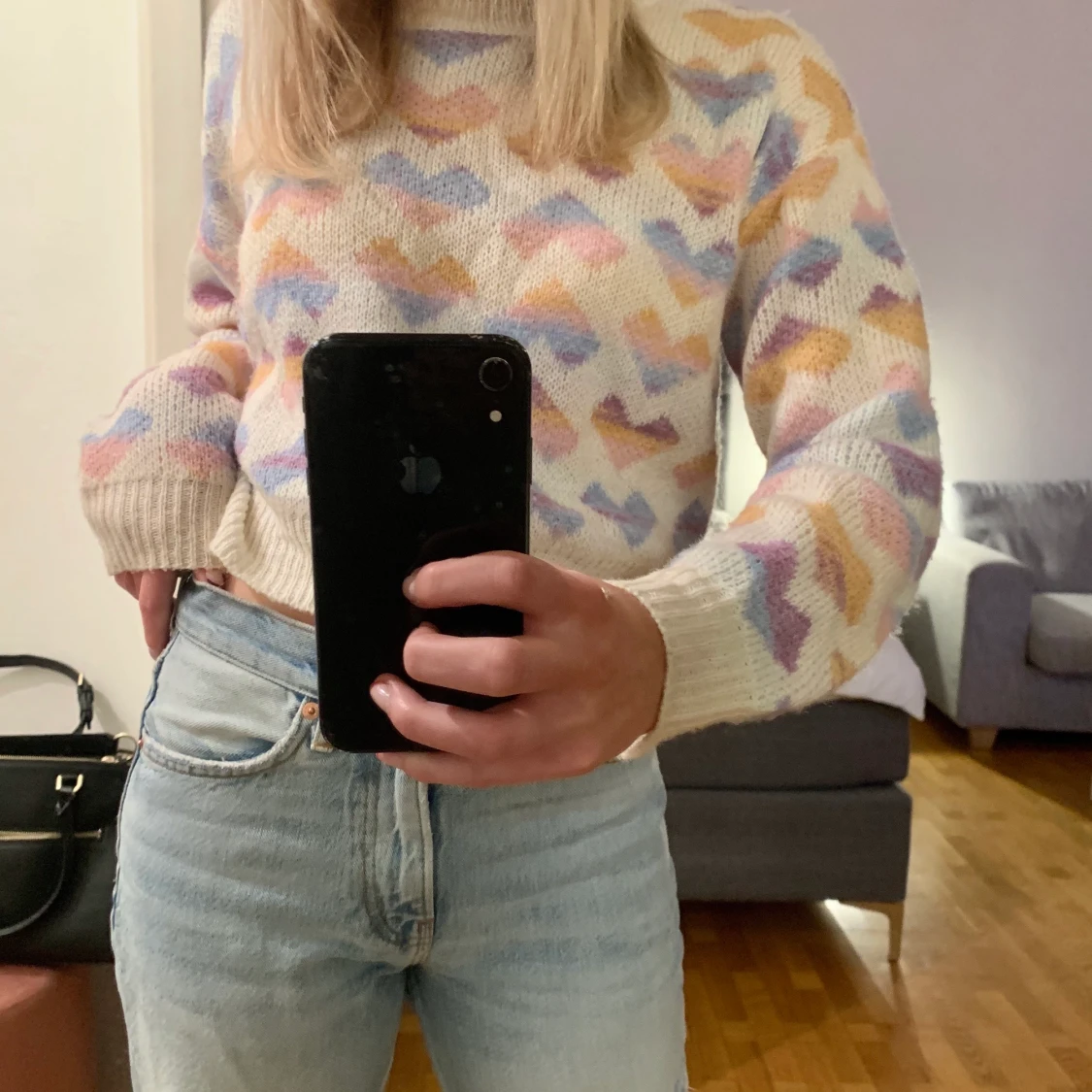 Stickad tröja med hjärtan💖🌸⭐️