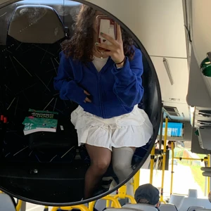 Blåa kofta💙 - Säljer min kofta i den underbara blåa färgen💙💙  Köpte på frugo.se för 500kr men säljer för 250 +frakt💙💙 Passar xs-M💙 Kan sänka priset, vill bara bli av med den