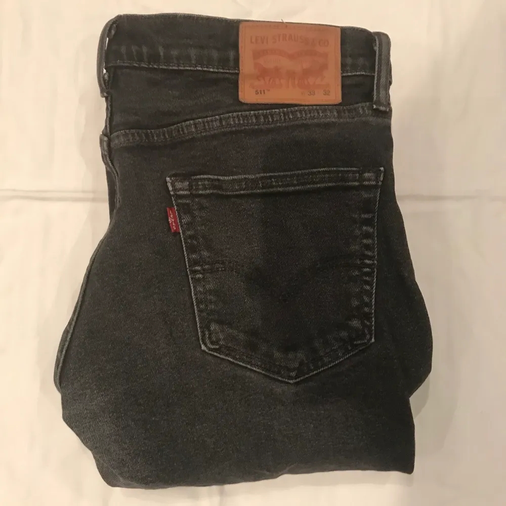 Svarta jeans från Levis. Gott skick. Modell 511, storlek W33 L32. Jeans & Byxor.