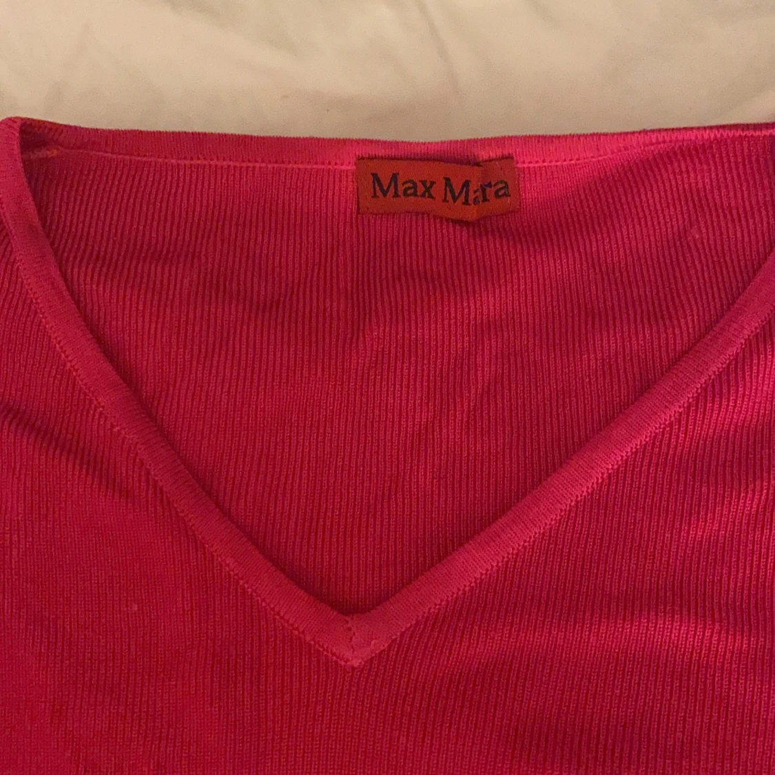 V-ringad topp💖 - 91