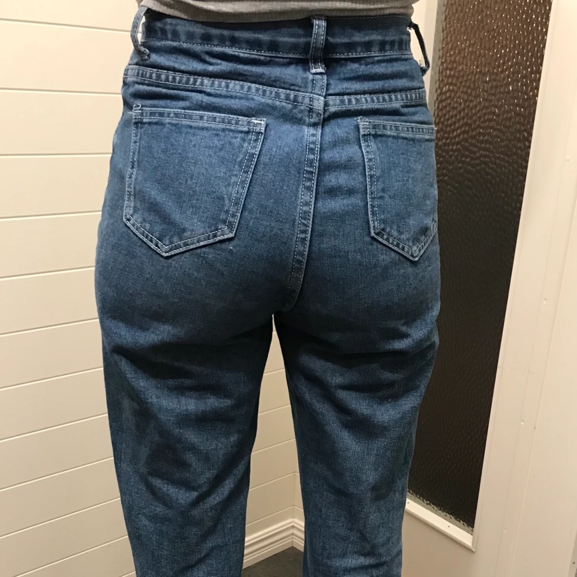 Blå lätt utsvängda jeans - 90