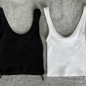 Linnen - Säljer två linnen i storlek xs/s! Knappt använda, nyskick. Säljer en för 60kr men båda för 100kr.💓