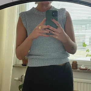 Ljusblå stickad väst från ARKET - Ej använd superfin stickad väst från Arket, stl XS🌞