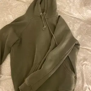 Grön bikbok hoodie som är i bra skick 