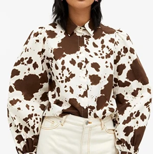 Skjorta med puffärm Monki M - Komönster 🐄 Aldrig använd 🦋